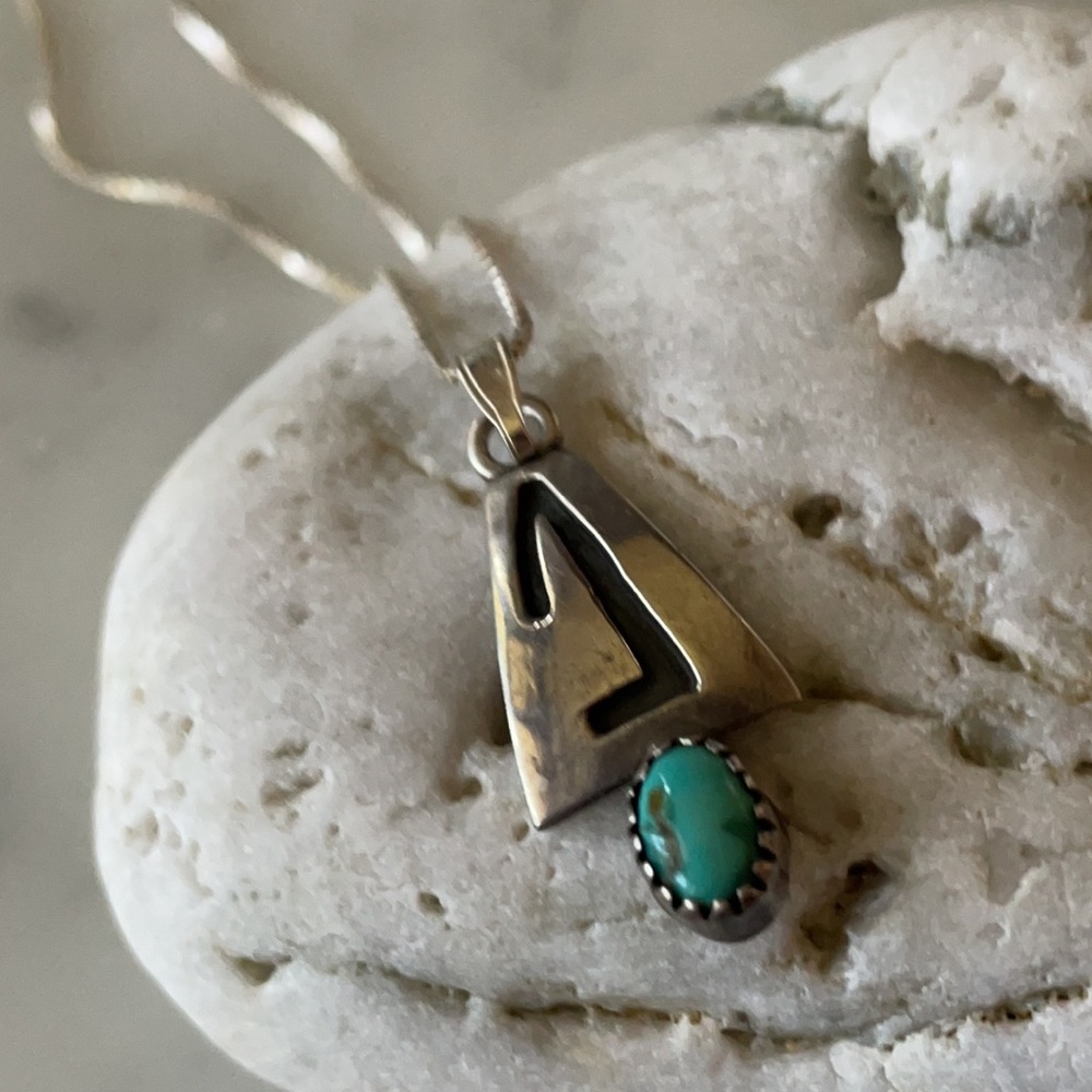 Vintage Native American Turquoise Pendant - Picture 3 of 10